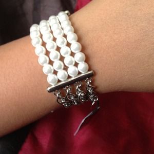 🚫SOLD🚫Pearl and Chains Bracelet
