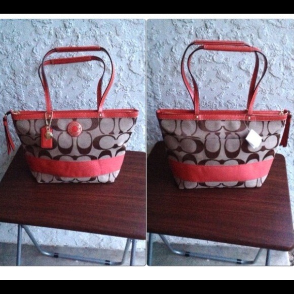 ✨SOLD✨Coach Signature Stripe Tote