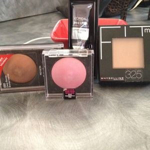 😊😊REDUCED😊😊Makeup bundle 4 products