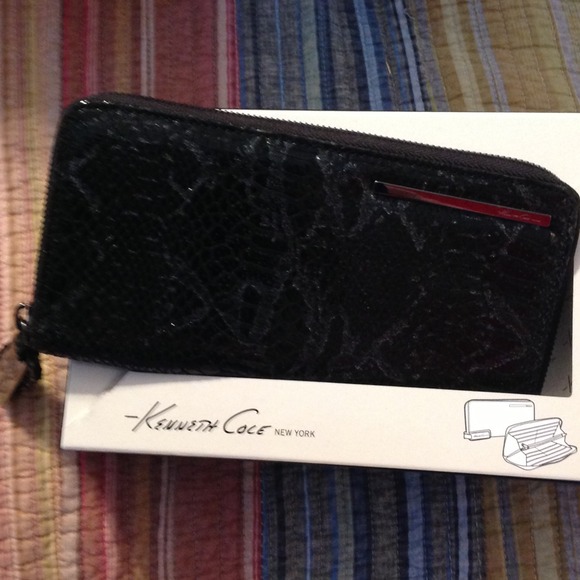 Large Leather Zip Around Wallet Kenneth Cole NY