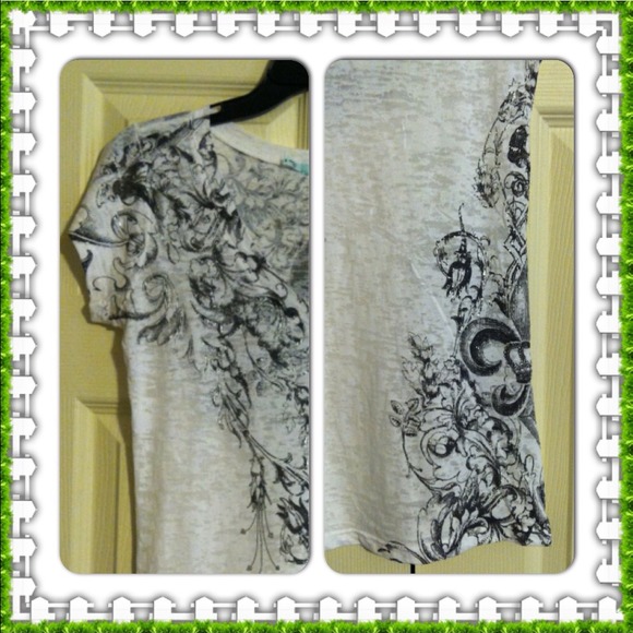 💢bundled💢Maurices top. Size M