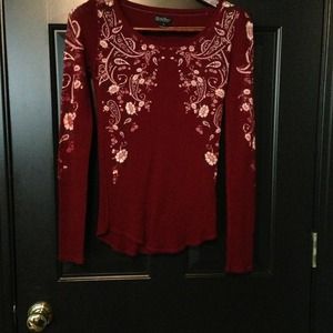 Gorgeous long sleeves waffle tee by Lucky Brand.