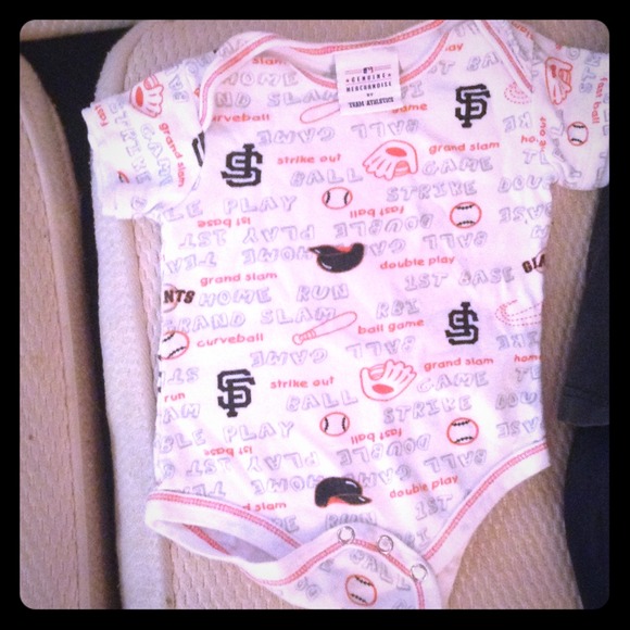 Boys SF Giants Onesie size 3-6 mos MLB