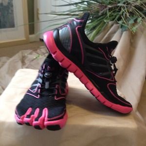 🎀💗🎀Fila Skeletoes 💗reserved for Michelle💗💗💗