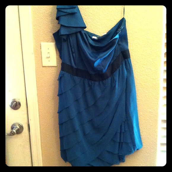 One shoulder dress