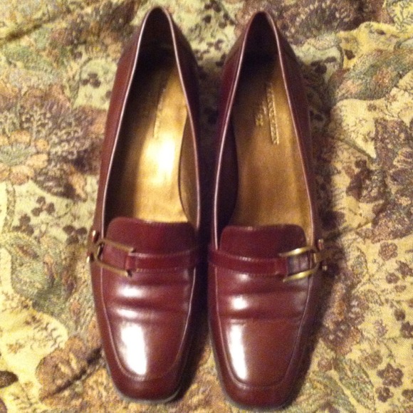 🌹 Anne Klein brown shoes size 8 Reduced!