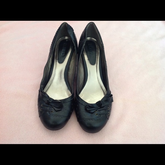 SOLD.....Black Heels