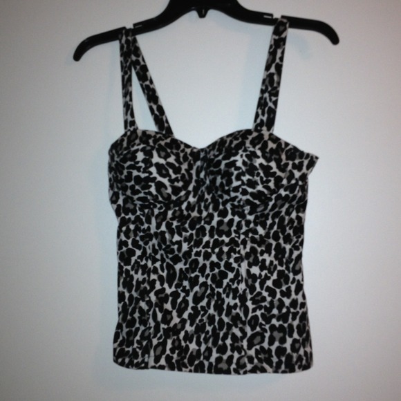 Leopard print top