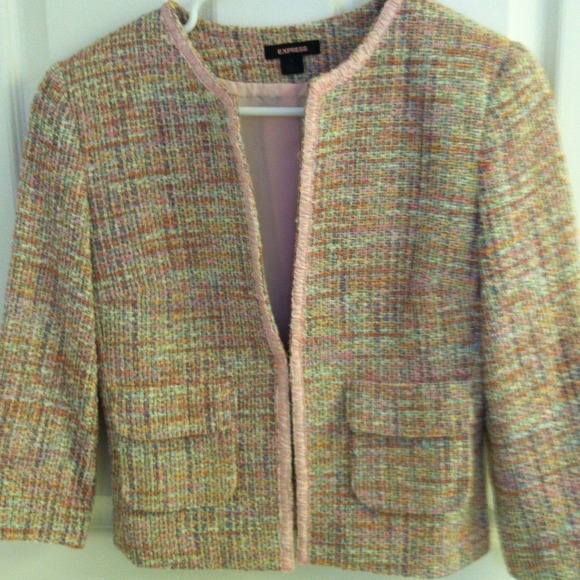 Express little coat/ jacket.