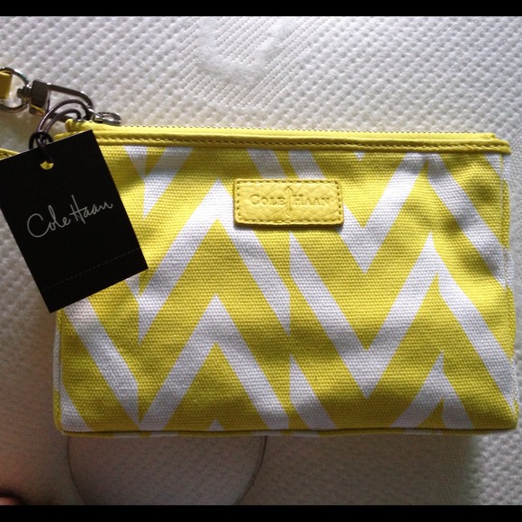 🚫SOLD🚫 NWT Cole Haan wristlet