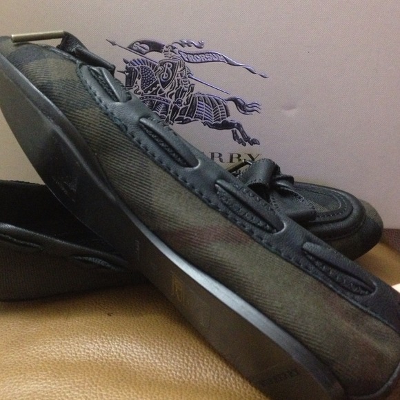 ✨Reduced✨Burberry Print Canvas and Leather Flats - Picture 2 of 4