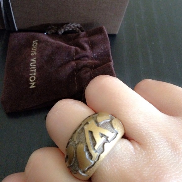 | Authentic LV Ring |