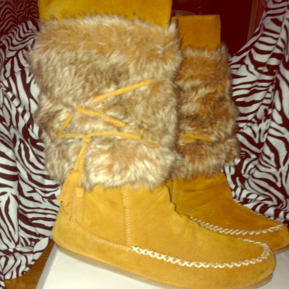 Minnetonka Jenna Mukluk Boot Sz 8