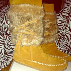 Minnetonka Jenna Mukluk Boot Sz 8