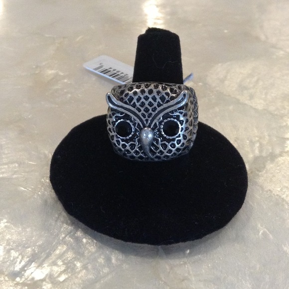 BNWT! Silver Owl Stretch Ring