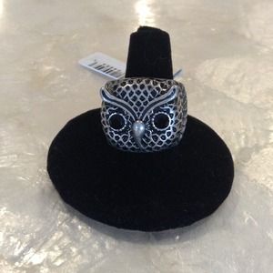 BNWT! Silver Owl Stretch Ring