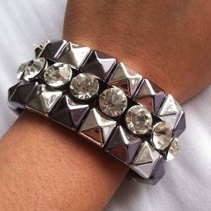 Stretchy bracelet