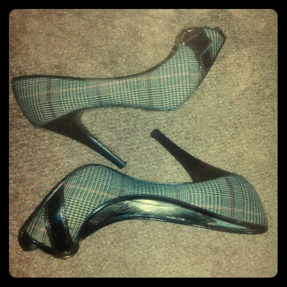 Steve Madden black peep toe pumps 8.5