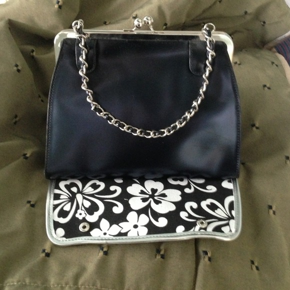 Purse & 3 looks- black, croc silver or B/W floral! - Picture 2 of 3