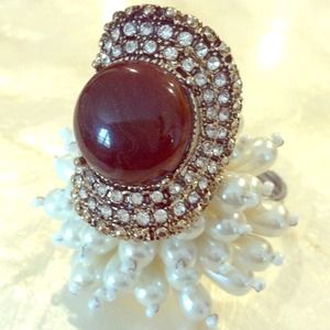 BNWT! Gold Crown Stretch Ring