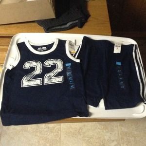 Children's Place Sleeveless Shirt + Shorts Size 4T