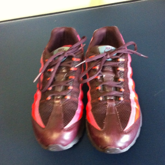 Air Maxes - Picture 1 of 4