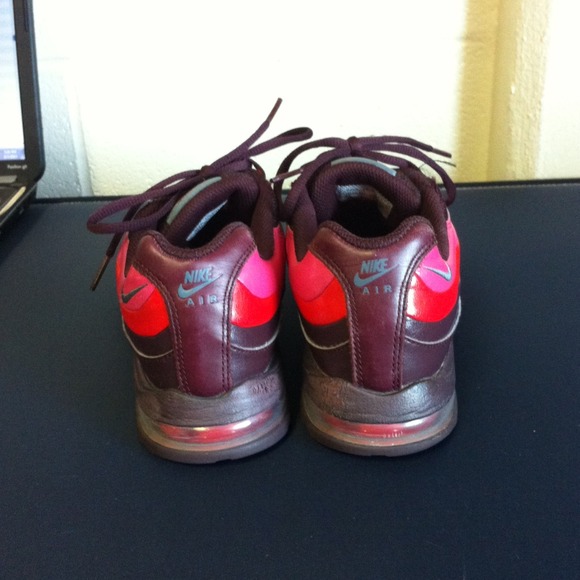 Air Maxes - Picture 3 of 4