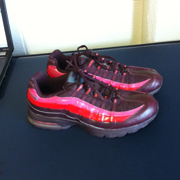 Air Maxes - Picture 4 of 4