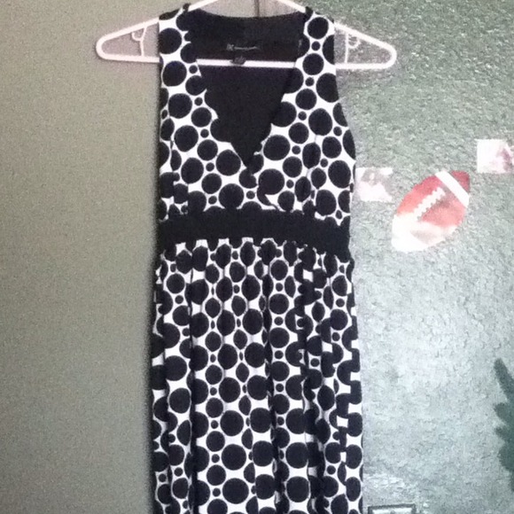 Black and white dress - Picture 1 of 1