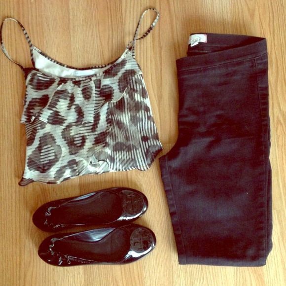 ***SOLD***BUNDLE Black jeggings and tank top