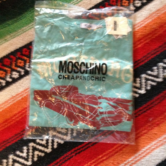 Last Chance - NWT Moschino cheap & chic tee