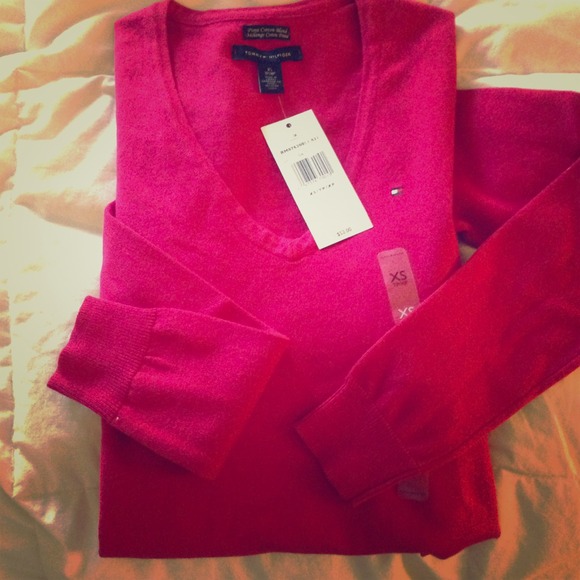 Tommy Hilfilger red v-neck sweater
