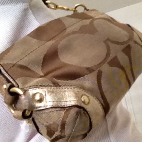 Authentic Coach shoulder bag
