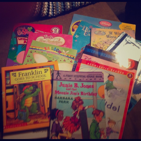Holding! Bundle! 25 kids books!