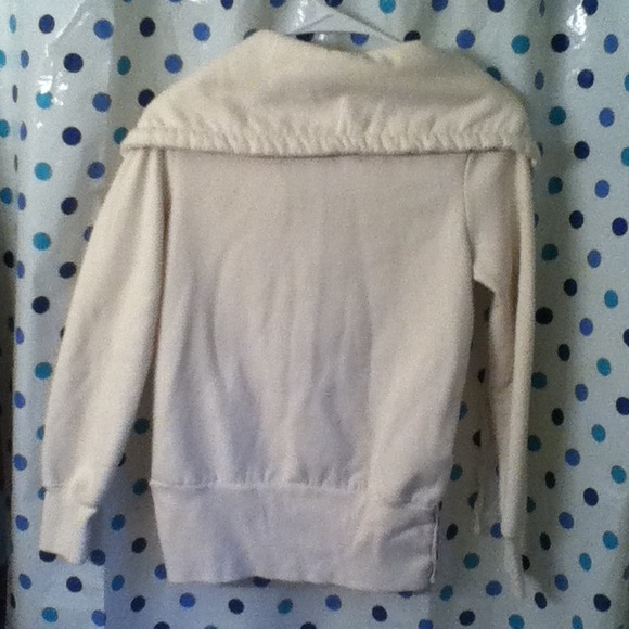 Sweater! - Picture 3 of 3