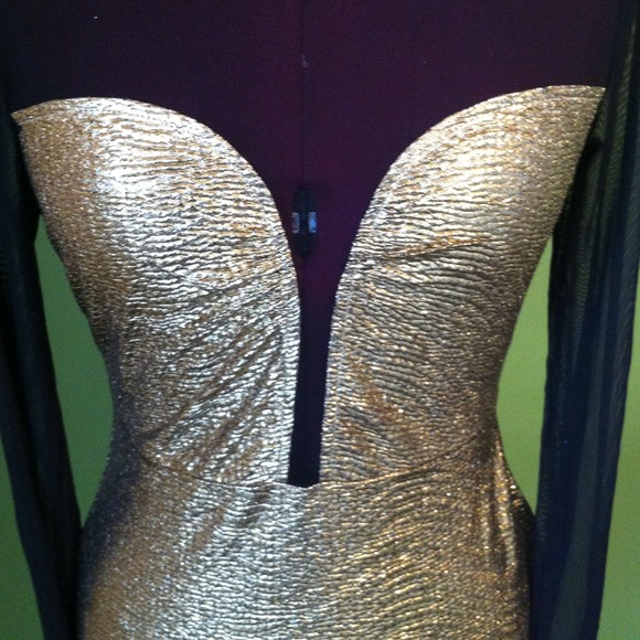 ✨SOLD ✨Gold & Black dress - Picture 2 of 4
