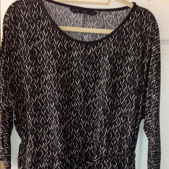 Knee length, drawstring, 3\4 arms.