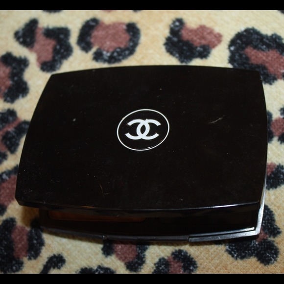Chanel Soleil Lumiere Sunlit Powder in 20 Oasis