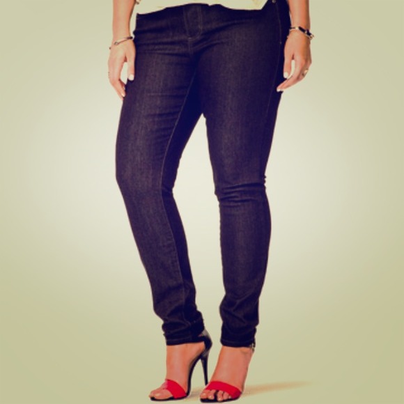❌❌SOLD❌❌Forever 21 Fab Skinny jeans NWOT