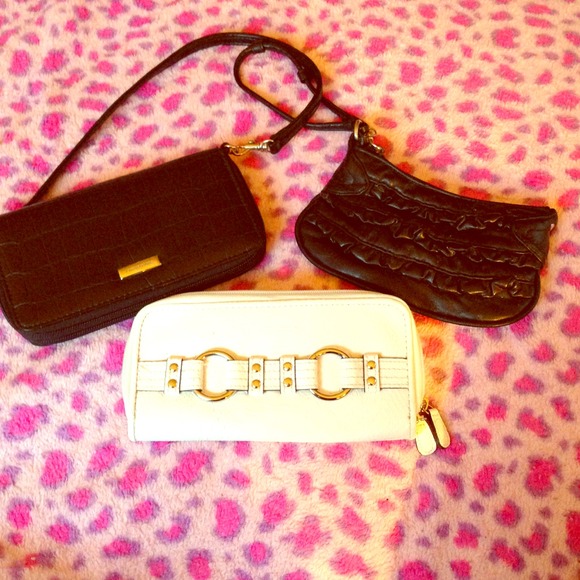 White/Black/Black Wristlet/Wallet - Picture 1 of 4