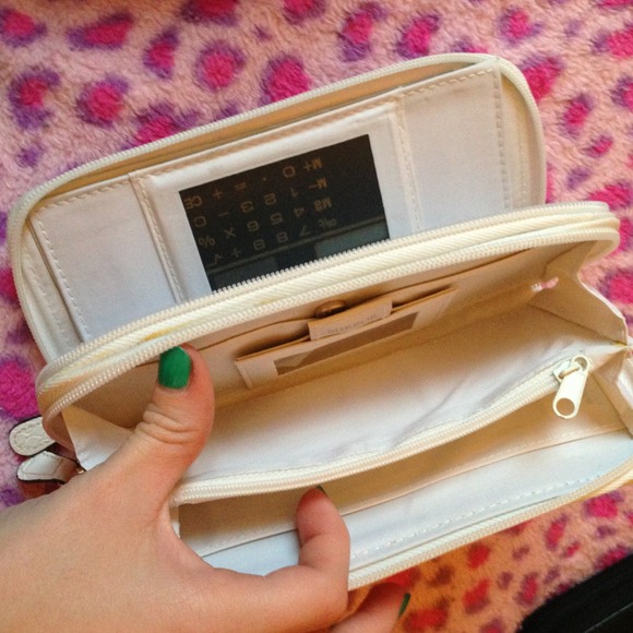 White/Black/Black Wristlet/Wallet - Picture 2 of 4