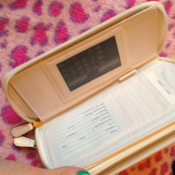 White/Black/Black Wristlet/Wallet - Picture 3 of 4