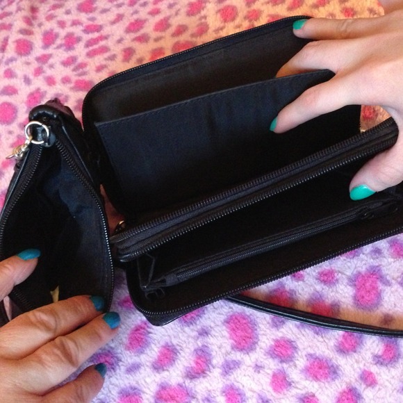 White/Black/Black Wristlet/Wallet - Picture 4 of 4