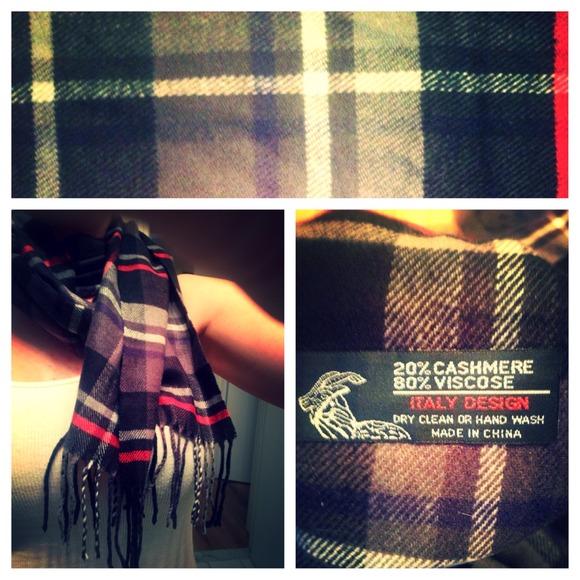 Cute plaid scarf never used