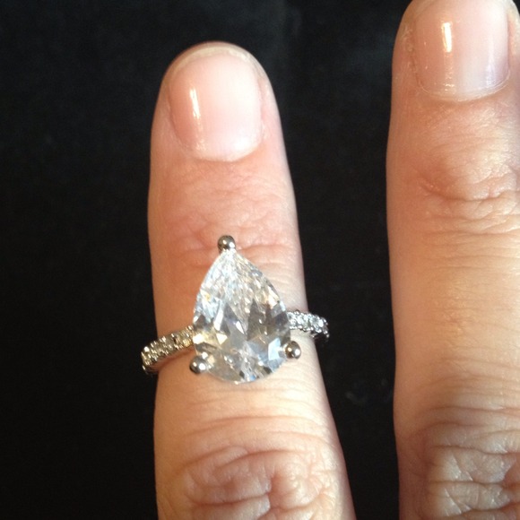 Size 6 beautiful ring