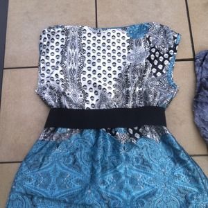 (BUNDLE) NEW flowy top w/ tags. Size Medium.