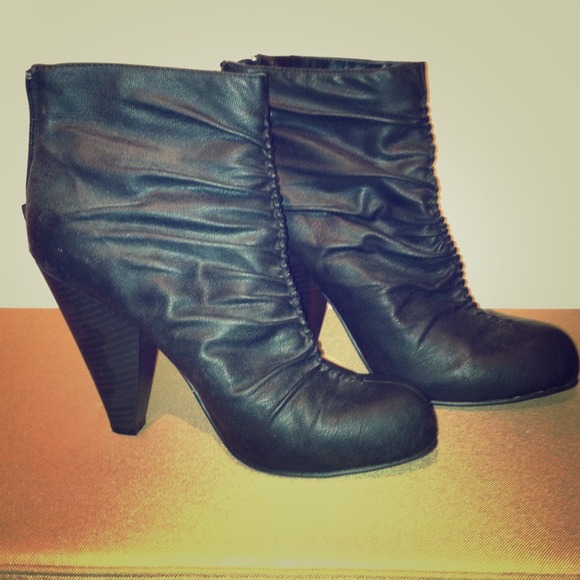 Mossimo black faux leather ankle boots.