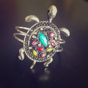 Silver turtle bracelet