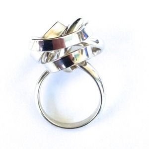 TANGLE RING