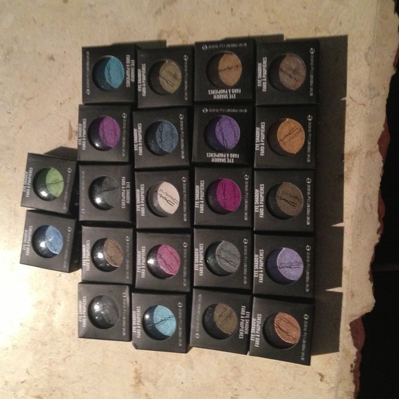 RESERVED-WED Eye shadow